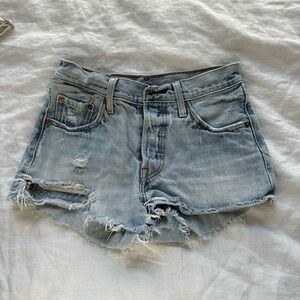 Levi high waisted shorts
